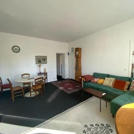 Quartier Historique Abbaye Aux Hommes * Caen